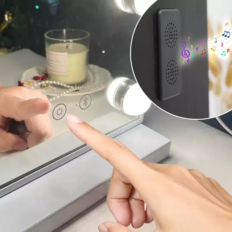 Specchio da bagno moderno da 22,8'' con luci, porta di ricarica, altoparlante Bluetooth e microfono