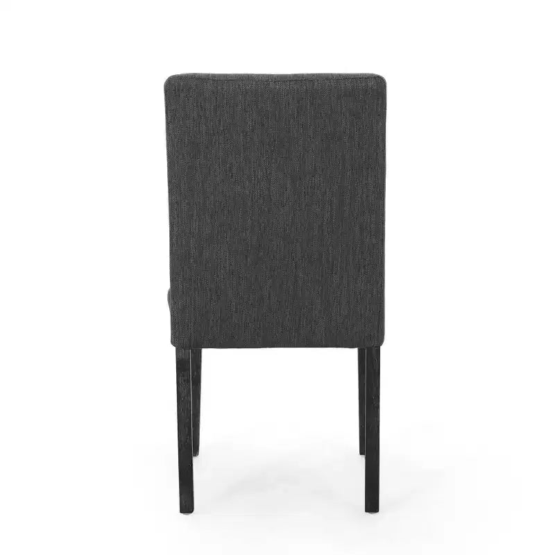 Sedia da pranzo classica, struttura robusta, seduta comoda, posti a sedere per sala da pranzo
