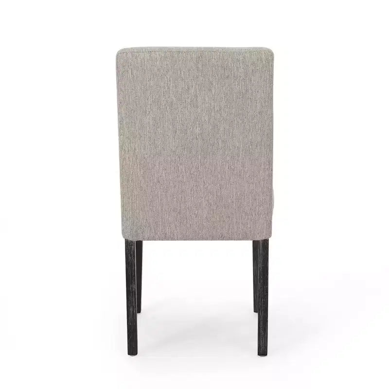 Sedia da pranzo classica, struttura robusta, seduta comoda, posti a sedere per sala da pranzo