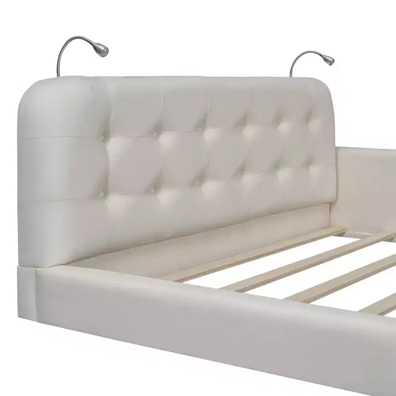 Letto a piattaforma imbottito in pelle PU Queen Size con 2 luci da lettura