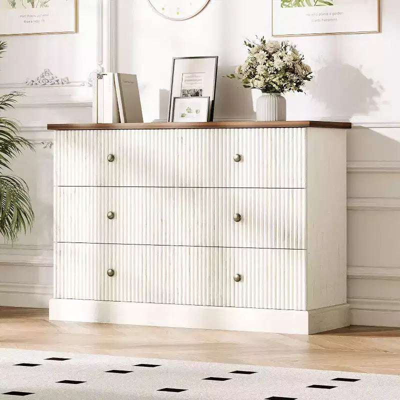 Comò 47" a 6 cassetti con scanalature e maniglie in metallo, cassettiera moderna in legno per camera da letto, camera degli ospiti e appartamento