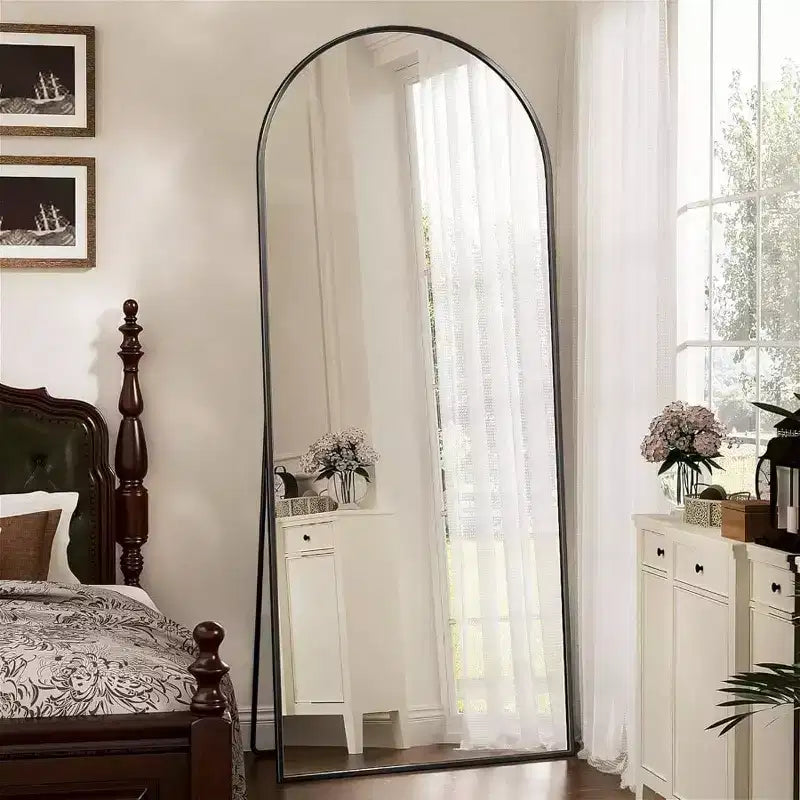 Specchio ad arco nero 71x28 con supporto. A figura intera per uso a parete o a terra in camera da letto, soggiorno
